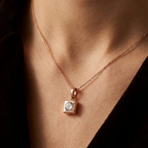 Rose gold square zirconia pendant