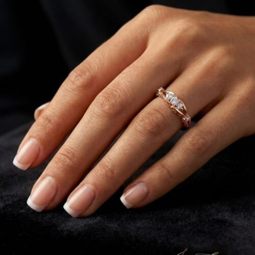 Alternative view of IG Vintage Zirconia Ring