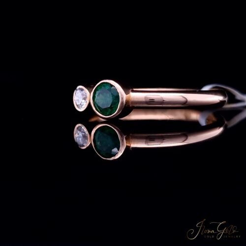 Alternative view of Emeral Diamond Ring