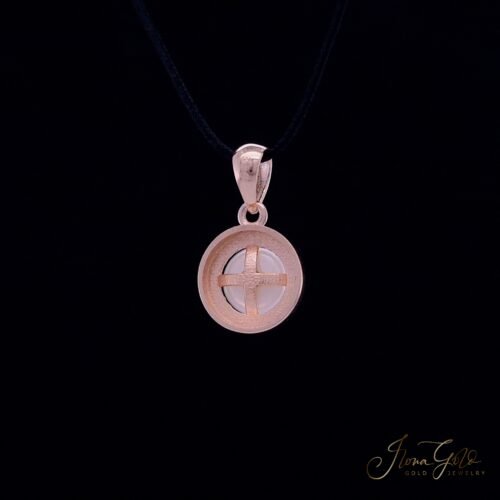 Alternative view of Pearl Pendant